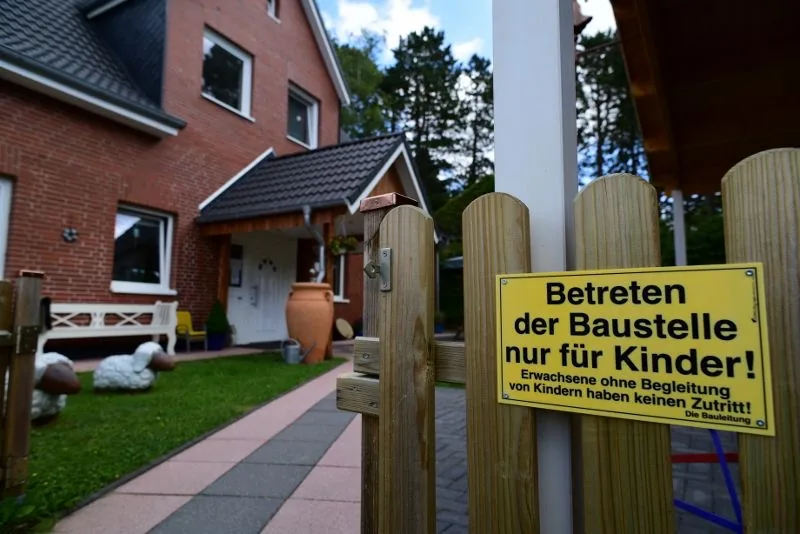 Kindgerechter Eingang zum Haus Be-moti